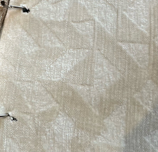 Cream Textured Tablecloth – Subtle Pattern Linen for Elegant Events