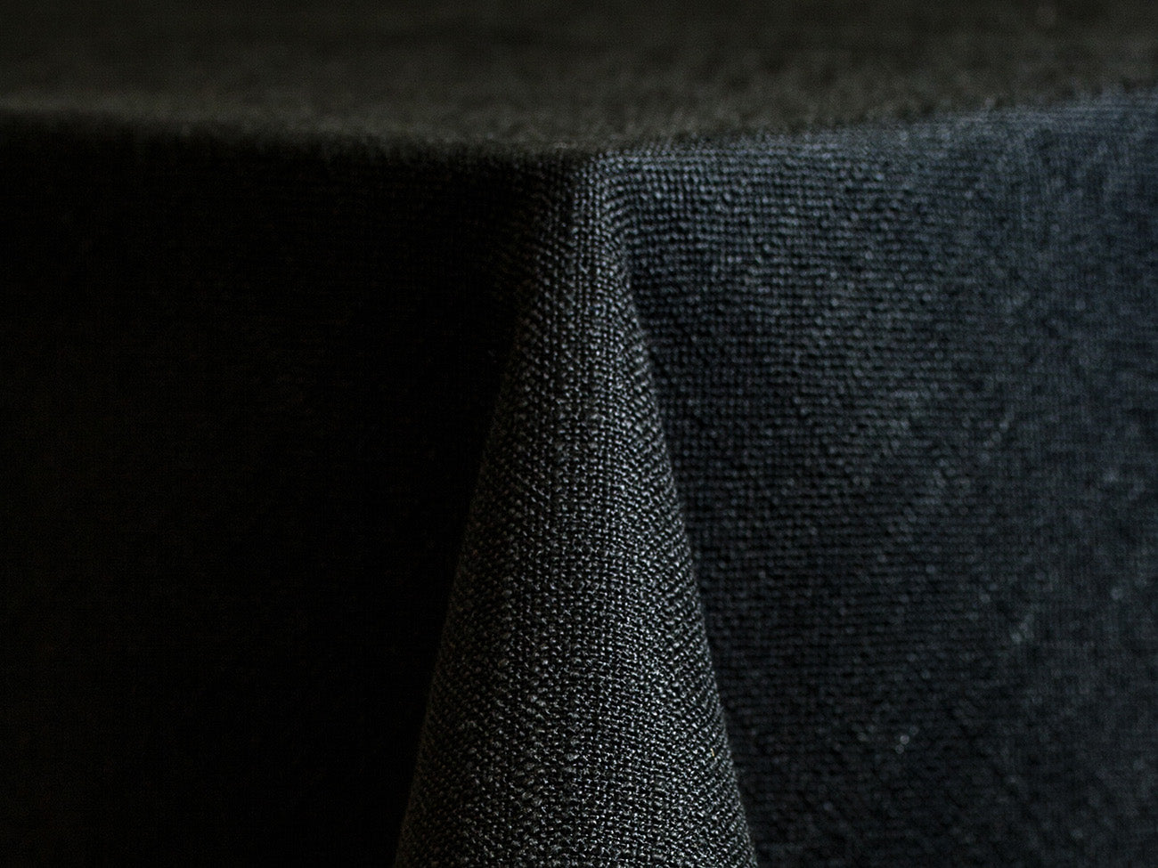Black Panama Tablecloth – Textured Polyester Event Linen for Elegant Setups