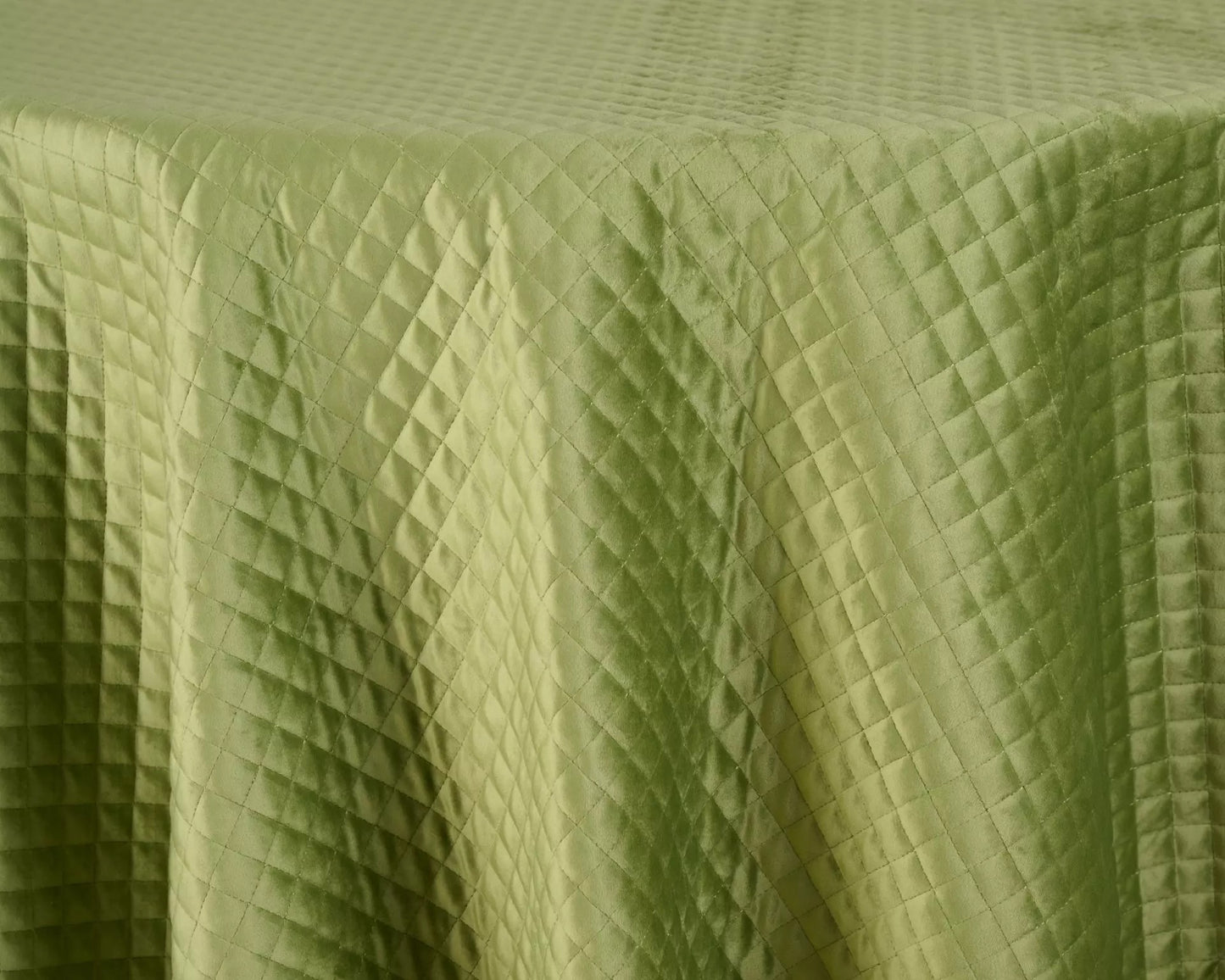 Sage Quilted Velvet Tablecloth – Waffle Texture Comfort & Luxury