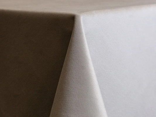 Silver Velvet Tablecloth – Soft Luxury Linen for Elegant Events